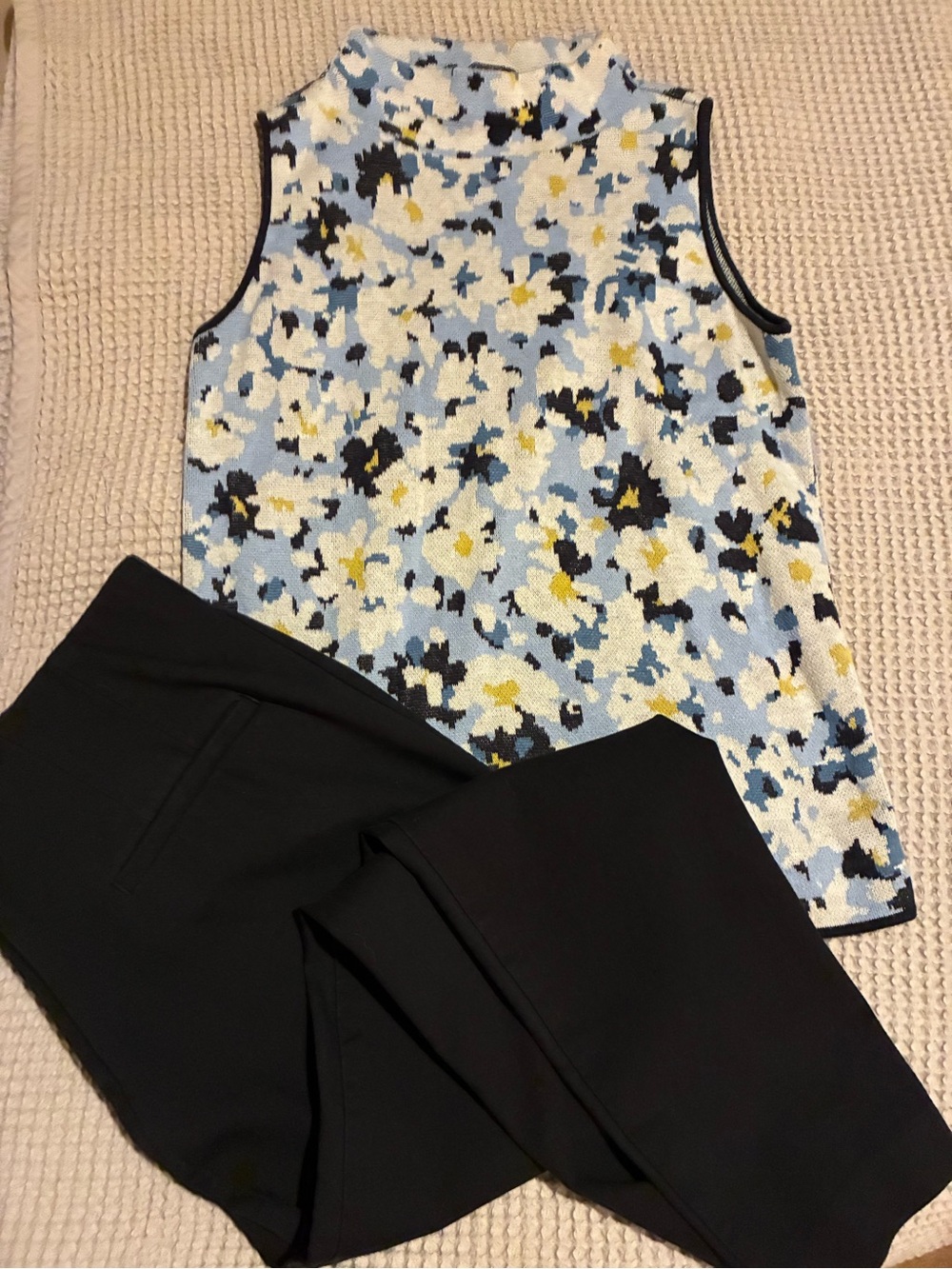 Ann Taylor Sleeveless Floral Mock Neck Top - Light Blue/White, SP